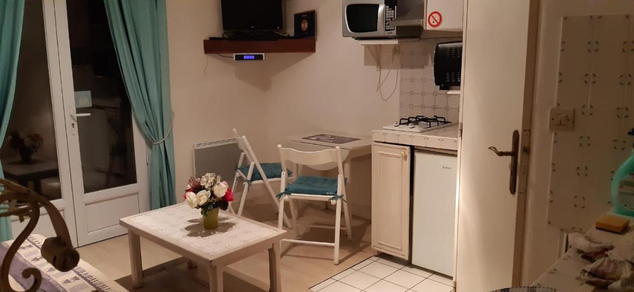 La Petite Sirene Pensionat Sahurs Exteriör bild